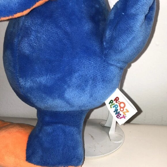 Roooz Planet MOOOBI Blue Alien Plush Soft Snuggly Toy - Picture 3 of 4